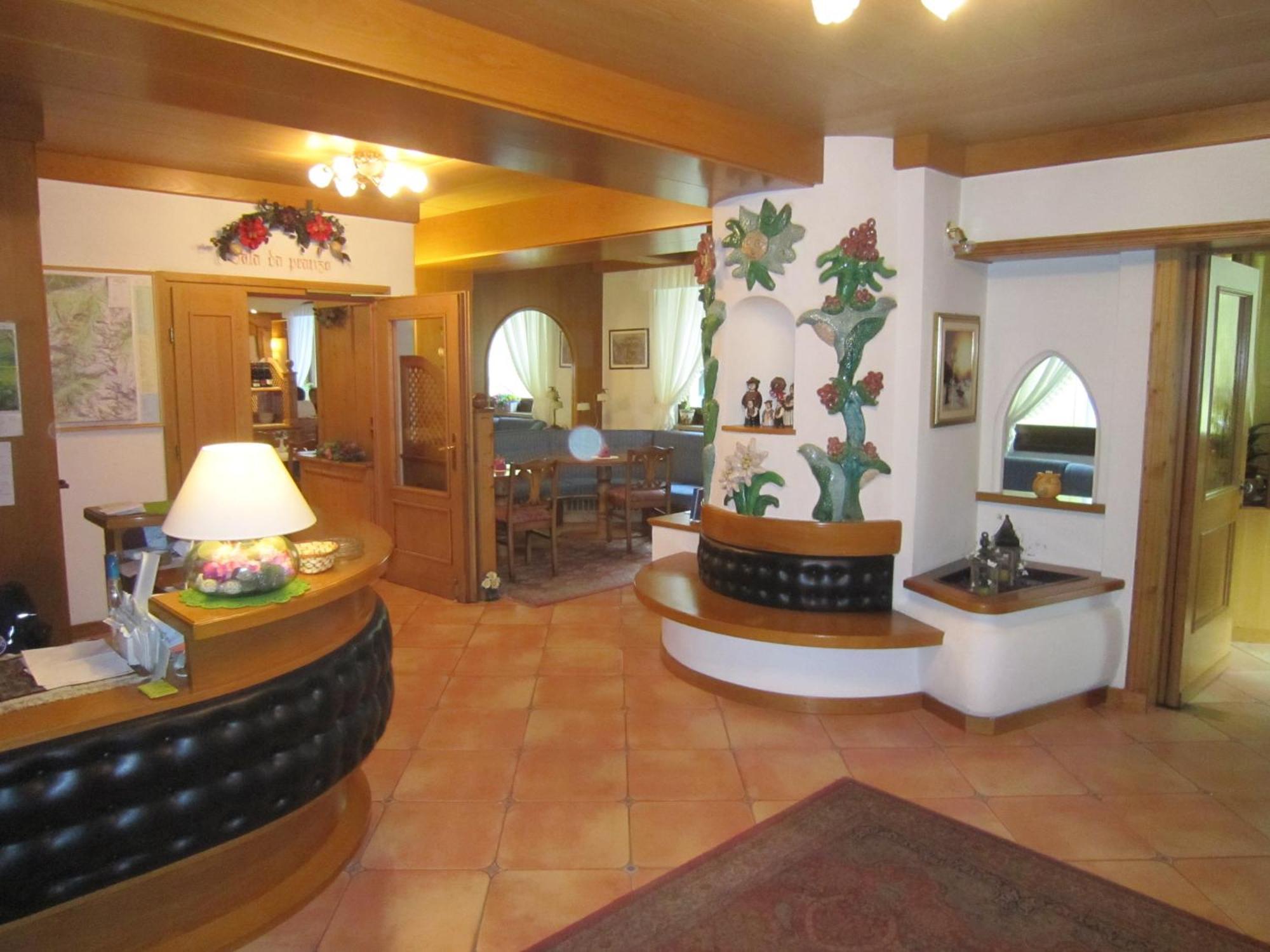 Hotel Alpina Pinzolo Extérieur photo