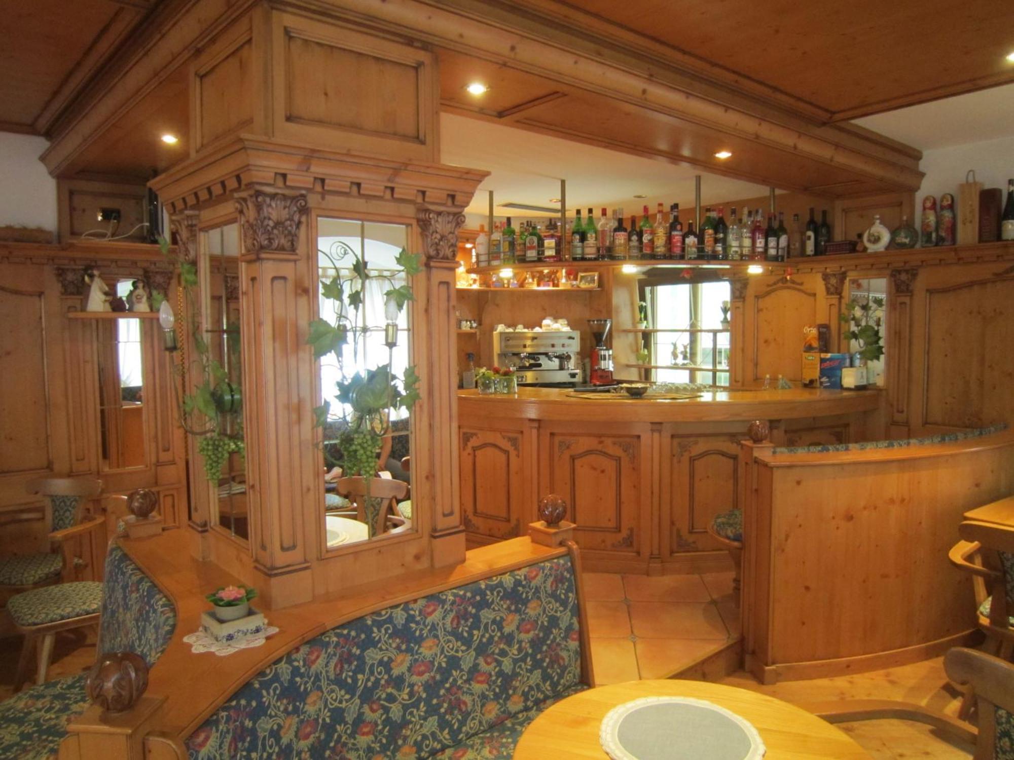 Hotel Alpina Pinzolo Extérieur photo