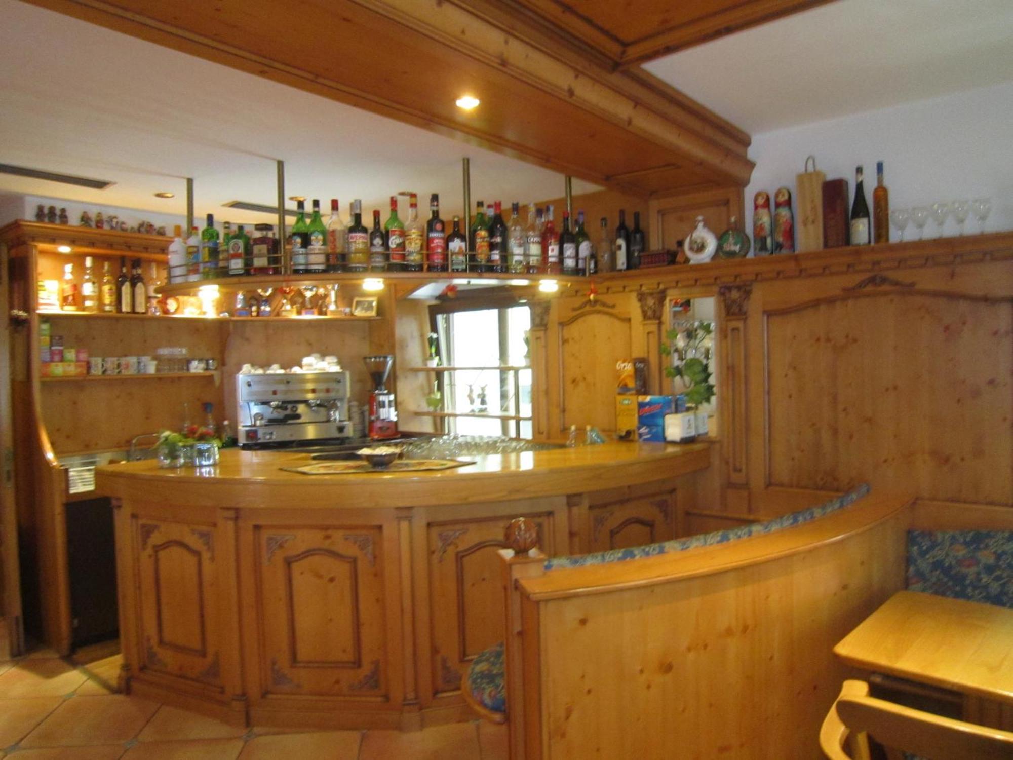 Hotel Alpina Pinzolo Extérieur photo